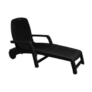 تخت کنار استخری طاووس نگین